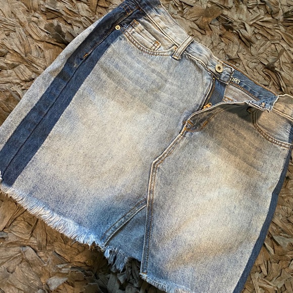 Skirt - Picture 2 of 6